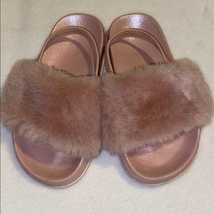 FLUFFY PINK SANDALS